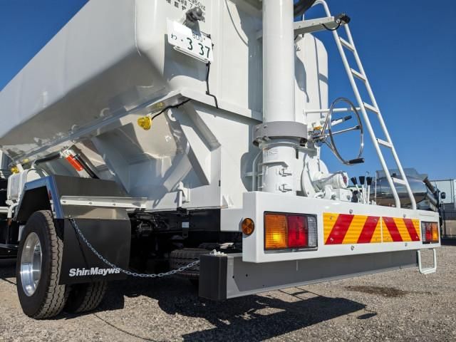 MITSUBISHI FUSOU FIGHTER 2025 Image 31