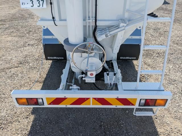 MITSUBISHI FUSOU FIGHTER 2025 Image 31