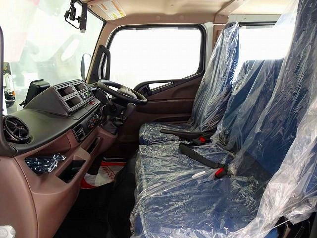 MITSUBISHI CANTER 2025 Image 31