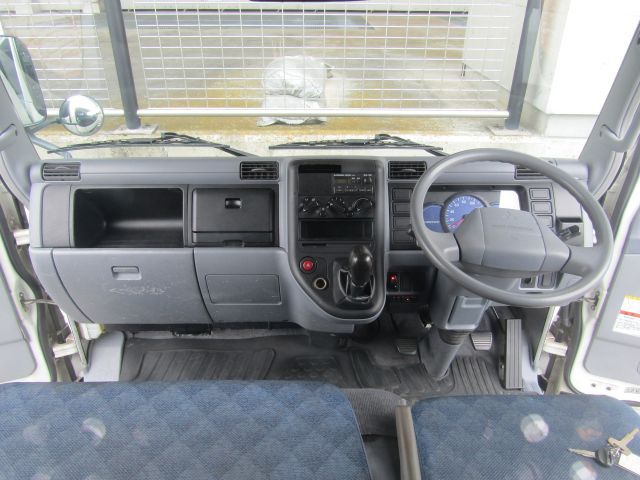 MITSUBISHI CANTER GUTS 2006 Image 31