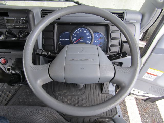MITSUBISHI CANTER GUTS 2006 Image 31