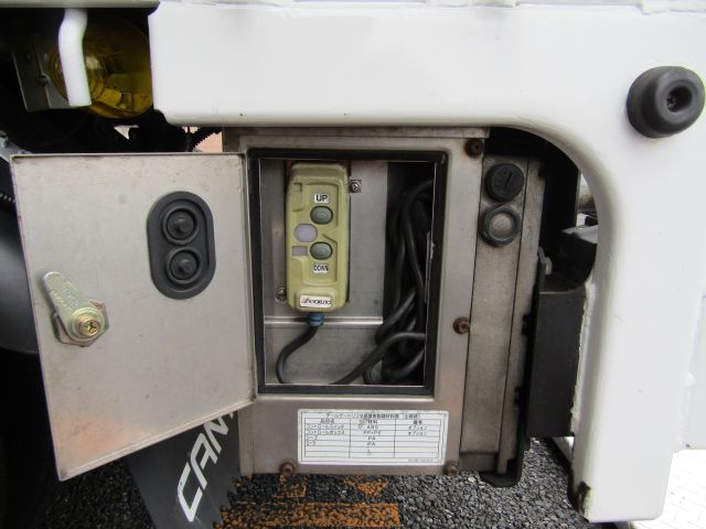 MITSUBISHI CANTER GUTS 2006 Image 31