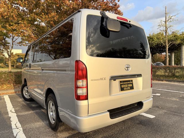 TOYOTA HIACE VAN 4WD 2012 Image 31