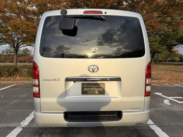 TOYOTA HIACE VAN 4WD 2012 Image 31