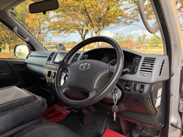 TOYOTA HIACE VAN 4WD 2012 Image 31