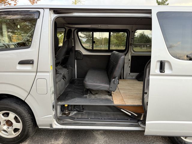 TOYOTA HIACE VAN 4WD 2012 Image 31