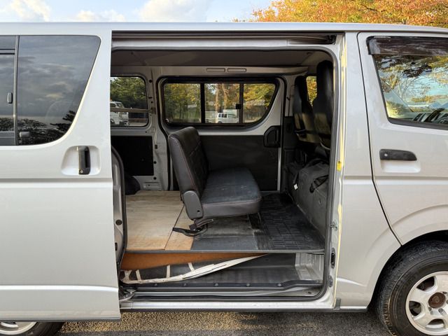 TOYOTA HIACE VAN 4WD 2012 Image 31