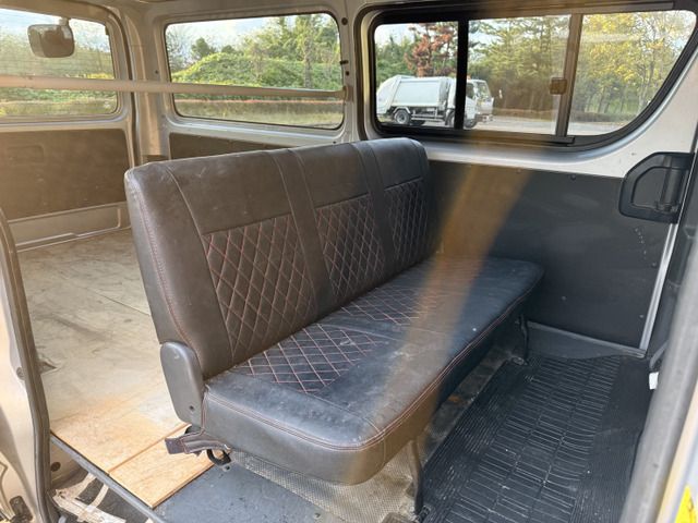 TOYOTA HIACE VAN 4WD 2012 Image 31