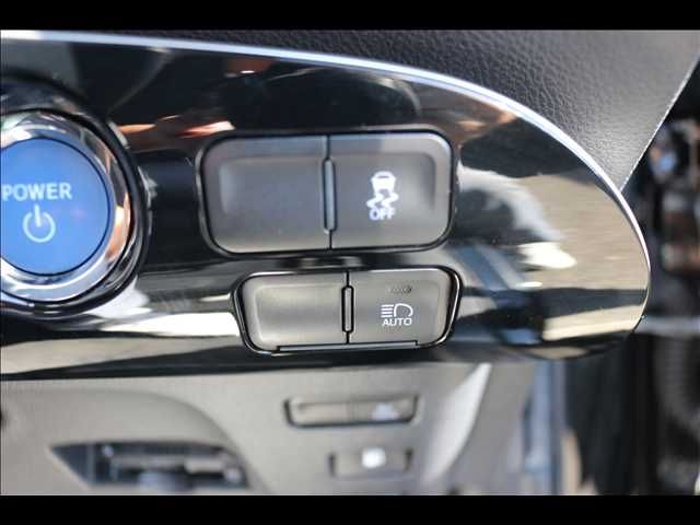 TOYOTA PRIUS 2021 Image 31