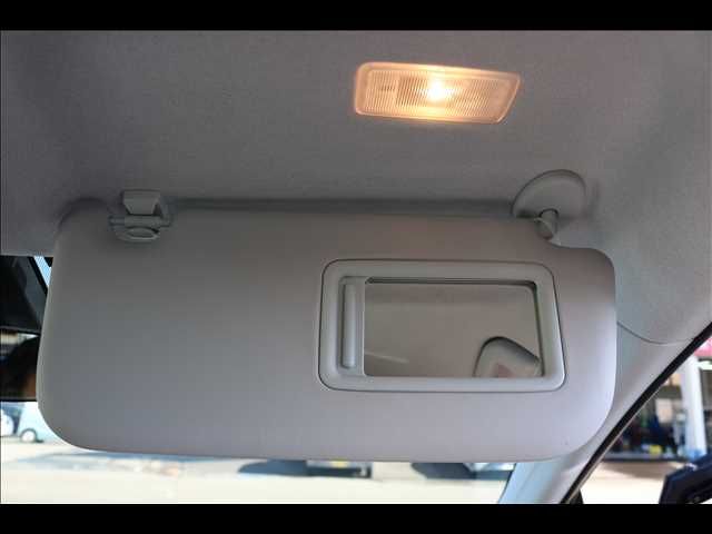 TOYOTA PRIUS 2021 Image 31