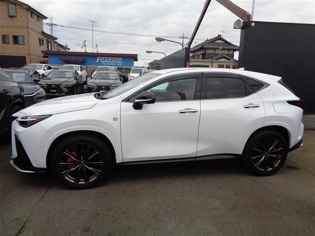 TOYOTA LEXUS NX350H 2023 Image 31