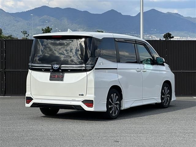 TOYOTA VOXY HYBRID 2023 Image 31