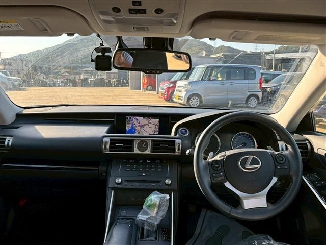 TOYOTA LEXUS IS300H 2014 Image 31