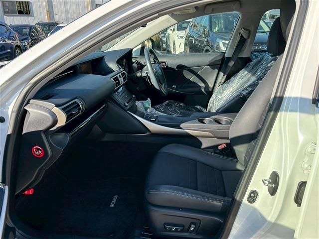 TOYOTA LEXUS IS300H 2014 Image 31