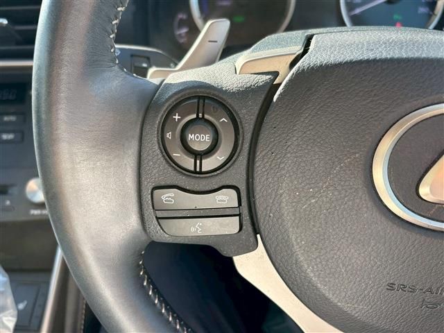 TOYOTA LEXUS IS300H 2014 Image 31