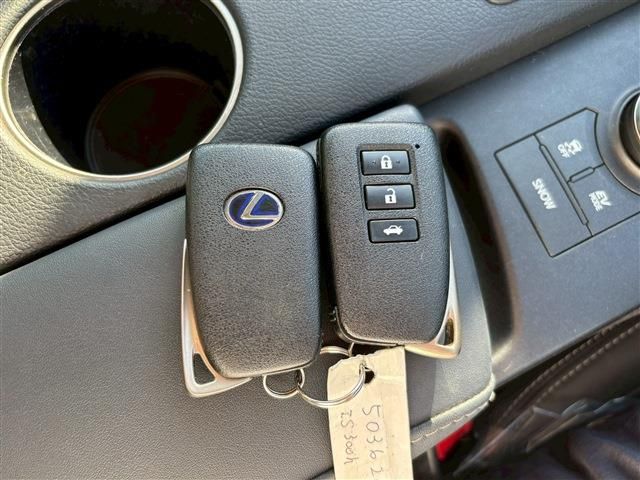 TOYOTA LEXUS IS300H 2014 Image 31