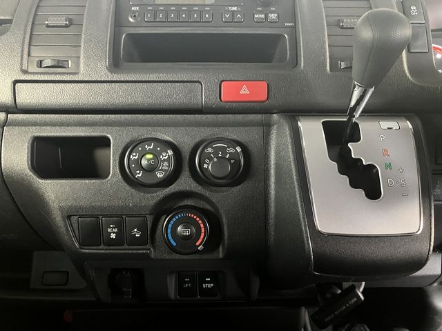 TOYOTA REGIUSACE VAN 4WD 2019 Image 31