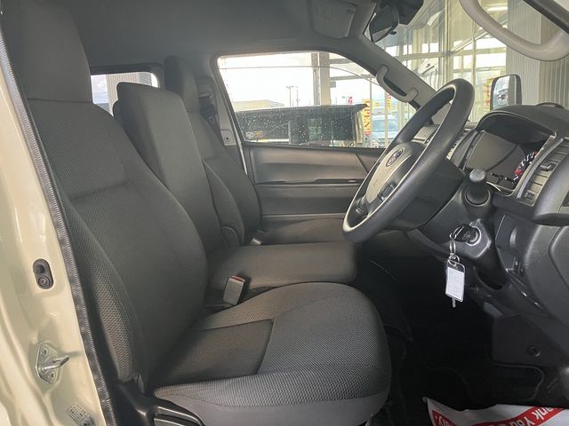 TOYOTA REGIUSACE VAN 4WD 2019 Image 31