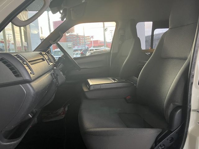 TOYOTA REGIUSACE VAN 4WD 2019 Image 31