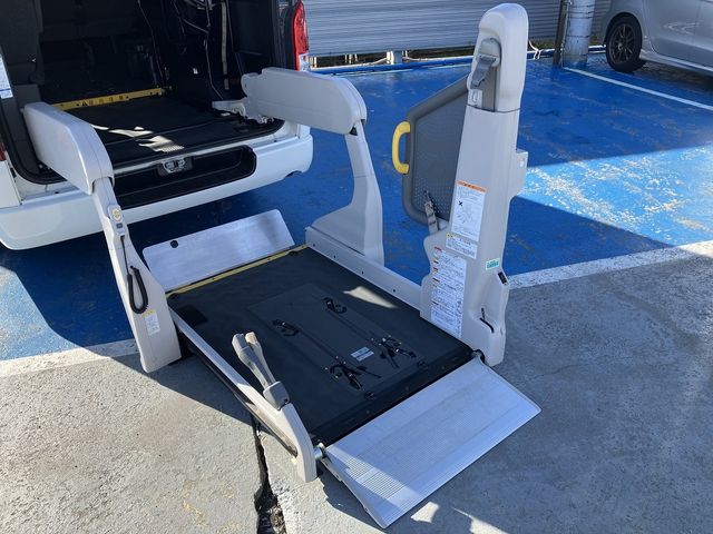 TOYOTA HIACE VAN 4WD 2019 Image 31