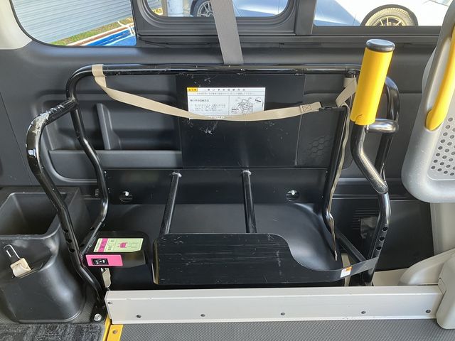 TOYOTA HIACE VAN 4WD 2019 Image 31