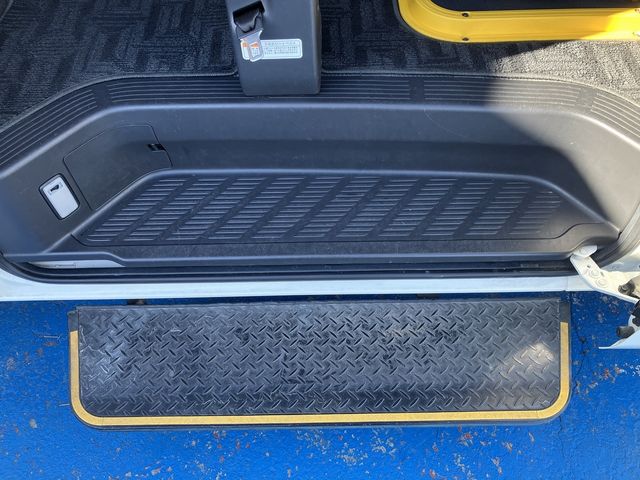 TOYOTA HIACE VAN 4WD 2019 Image 31