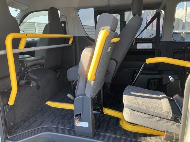 TOYOTA HIACE VAN 4WD 2019 Image 31