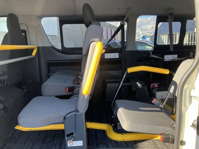 TOYOTA HIACE VAN 4WD 2019 Image 31