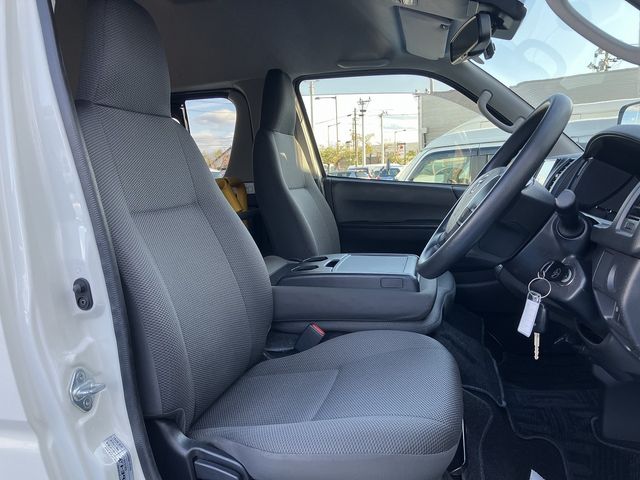 TOYOTA HIACE VAN 4WD 2019 Image 31