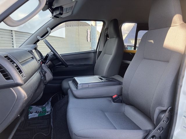 TOYOTA HIACE VAN 4WD 2019 Image 31