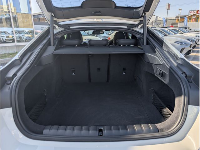 BMW I4 2023 Image 31