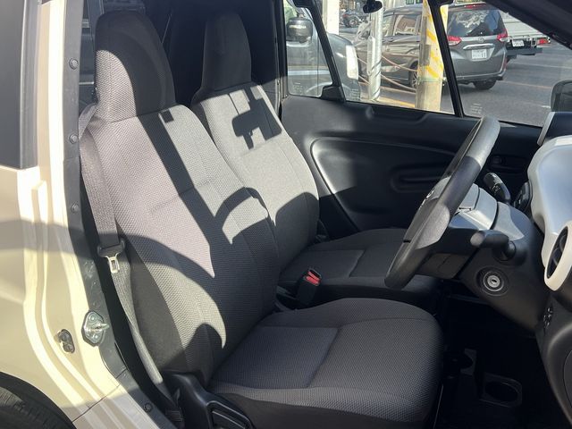 TOYOTA C+POD 2021 Image 31