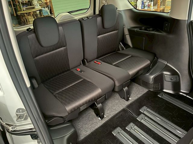 NISSAN SERENA  S-HYBRID 2017 Image 31