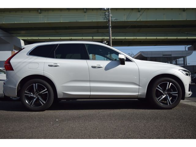 VOLVO XC60 2018 Image 31