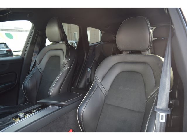 VOLVO XC60 2018 Image 31