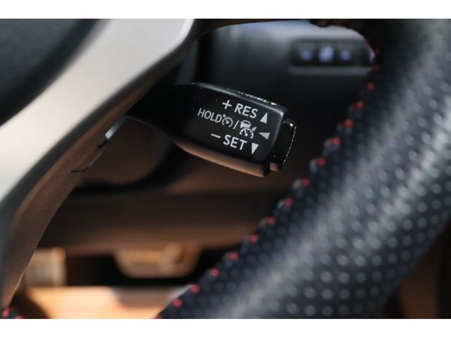 TOYOTA LEXUS RC300H 2022 Image 31