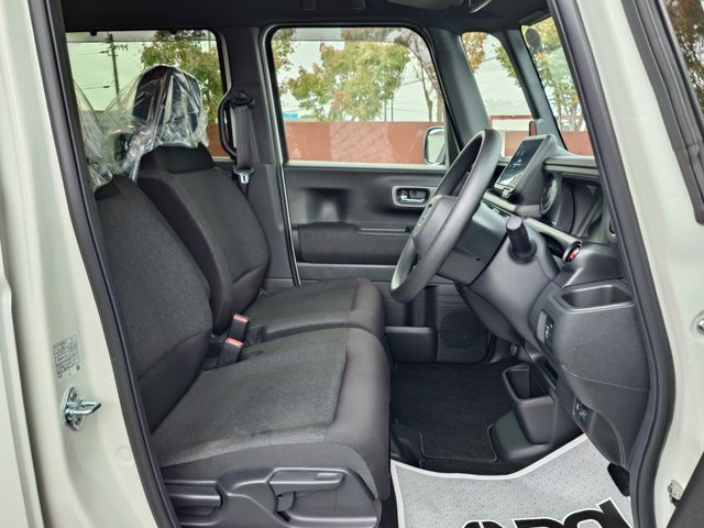 HONDA N BOX CUSTOM 2024 Image 31