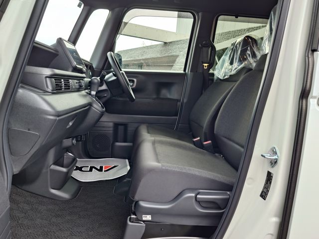 HONDA N BOX CUSTOM 2024 Image 31