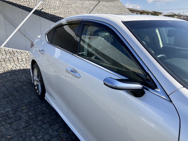 TOYOTA LEXUS ES300H 2019 Image 31