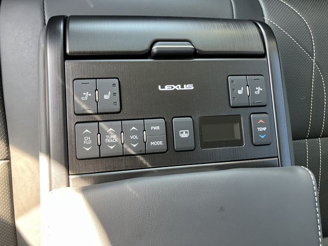 TOYOTA LEXUS ES300H 2019 Image 31