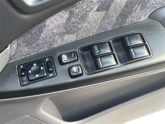 NISSAN SKYLINE 2000 Image 31