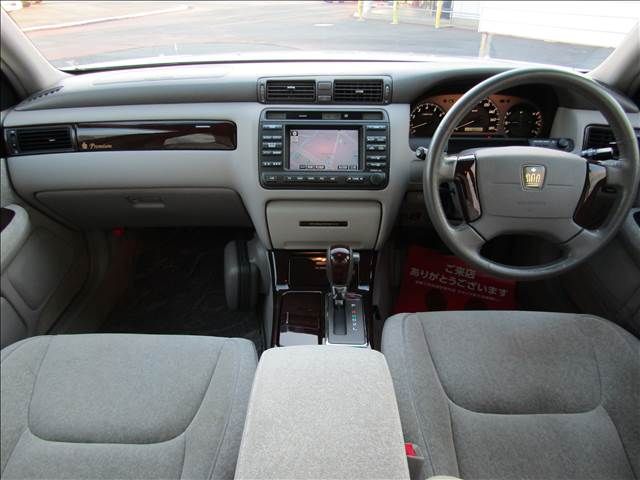 TOYOTA CROWN SEDAN 2002 Image 31