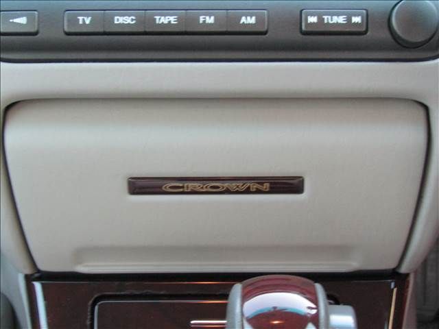 TOYOTA CROWN SEDAN 2002 Image 31