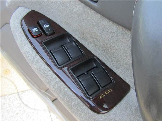 TOYOTA CROWN SEDAN 2002 Image 31