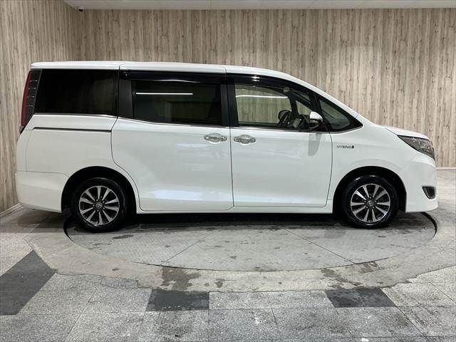 TOYOTA ESQUIRE HYBRID 2019 Image 31