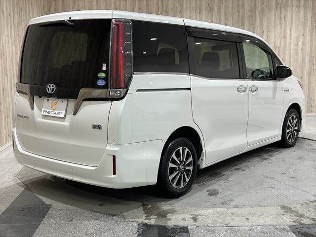 TOYOTA ESQUIRE HYBRID 2019 Image 31