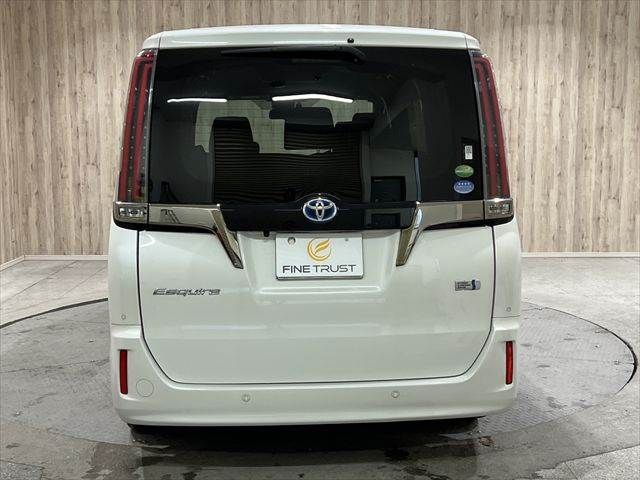 TOYOTA ESQUIRE HYBRID 2019 Image 31