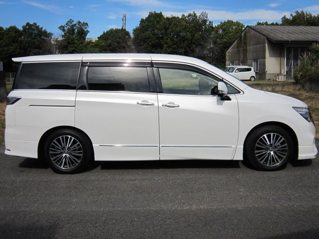 NISSAN ELGRAND  4WD 2023 Image 31