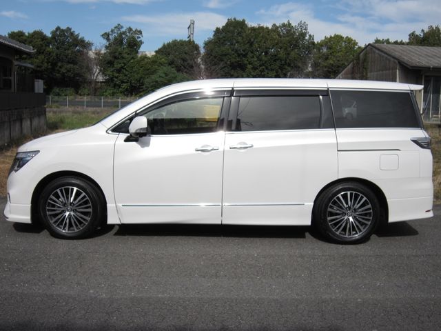 NISSAN ELGRAND  4WD 2023 Image 31