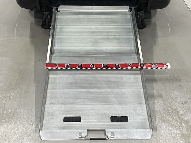 TOYOTA ESQUIRE 2019 Image 31